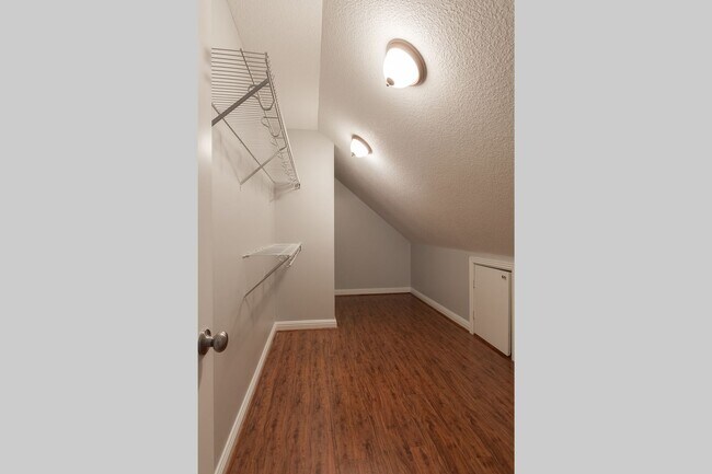 Building Photo - Central AVL - Beautiful 3/2 Cape Cod