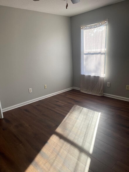 Building Photo - 1555 Harrier Dr