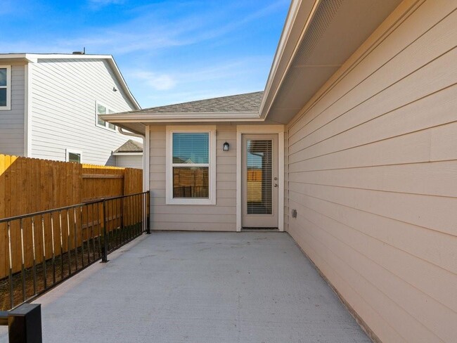 Building Photo - 308 Rimrock Ct
