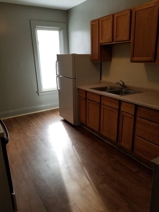 Building Photo - 609 W Cottonwood St