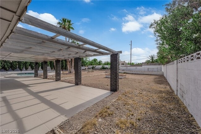 Building Photo - 2845 Rosanna St