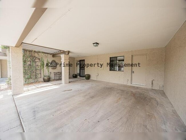 Building Photo - 4922 N 42nd Way