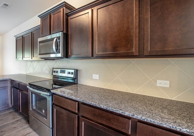 Building Photo - Beautiful  4Br 3Ba Single Family Home Lark...