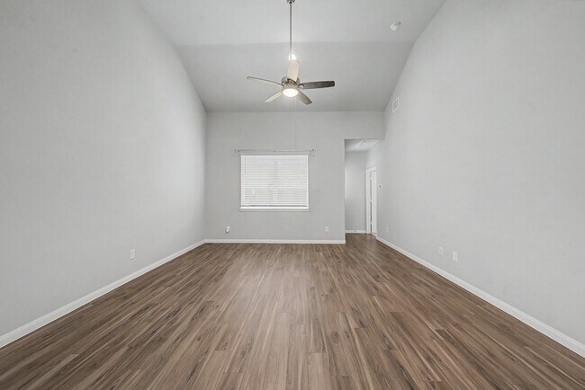 Building Photo - 13820 Goldeye Dr