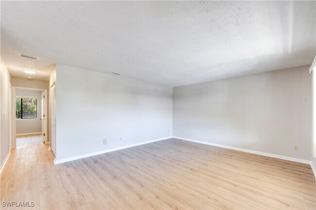 Building Photo - 4629 Bayshore Dr