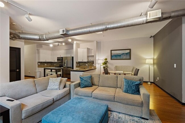Building Photo - 5300 Peachtree Rd