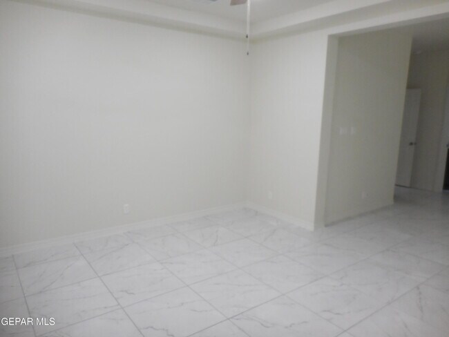 Building Photo - 12800 Giovanni Grajeda Ave
