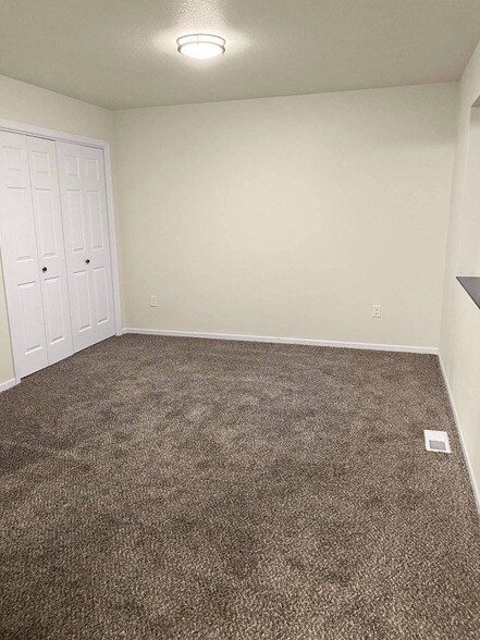 Building Photo - 534 Hanover Dr