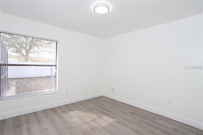 Building Photo - 620 Heraldo Ct