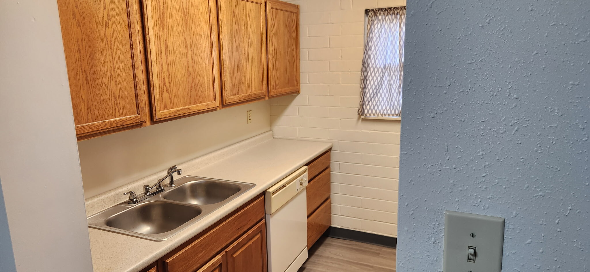 Kitchen - 1409 Summit St
