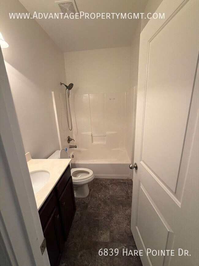 Building Photo - 6839 Hare Pointe