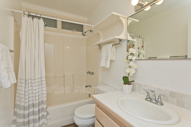 Building Photo - 94-576-576 Kuaie St