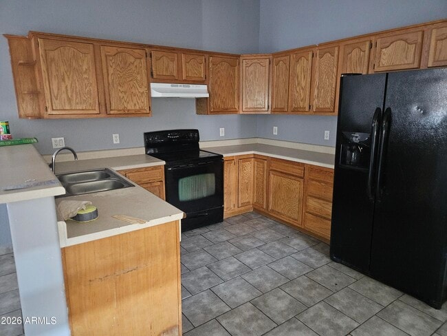 Building Photo - 9033 W Oneida Dr