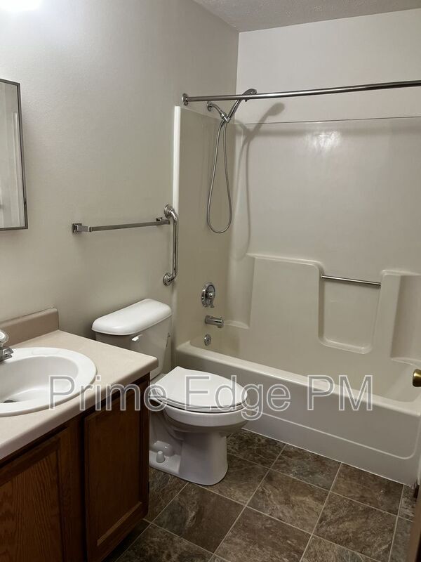 Building Photo - 1500 Knox St