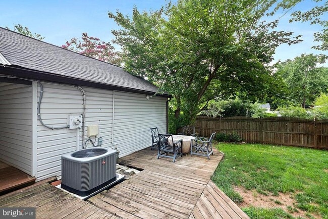 Building Photo - 511 Avondale Dr