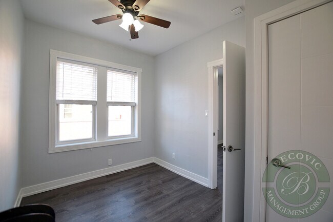 Building Photo - 6110 N Winthrop Ave