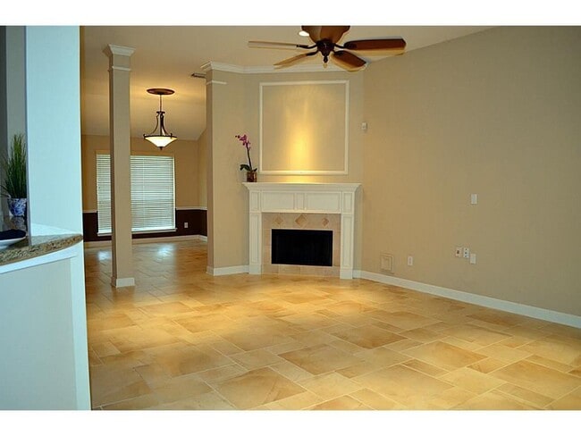 Building Photo - Glenhill Drive, Pearland, TX 77584 - 3 BR 2.5 BA single-family home