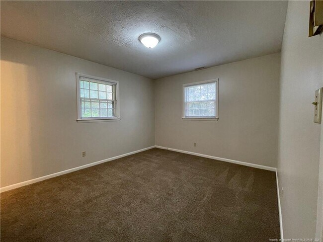 Building Photo - 4912 Rosehill Rd