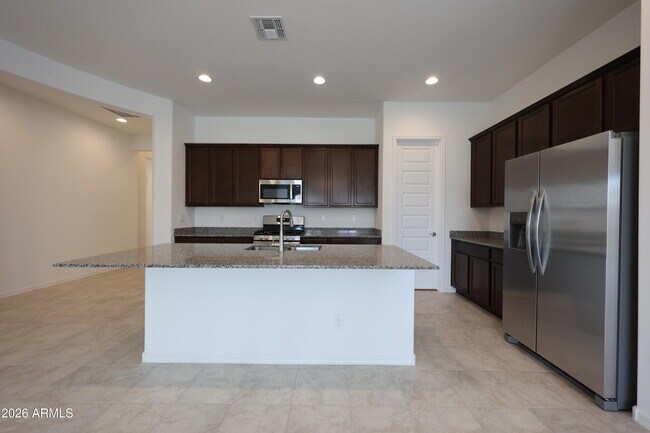 Building Photo - 7683 W Smoketree Dr