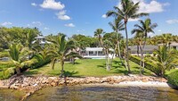Building Photo - 930 S Lakeside Dr