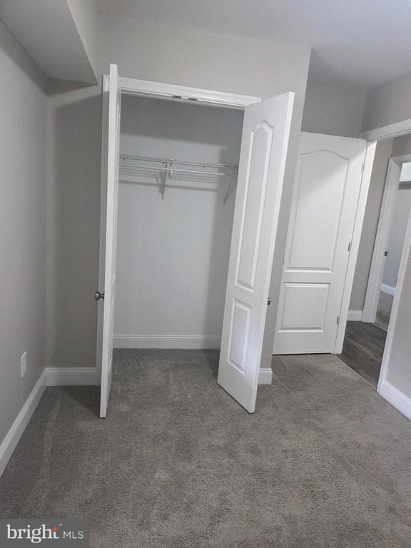 Building Photo - 320 Main St