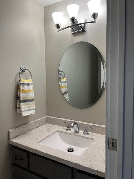 half bath - 5 Parkside Ct