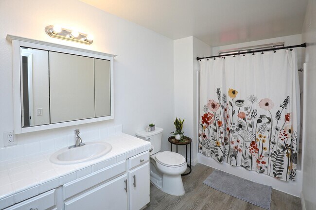 Building Photo - 6002 Berkeley Rd