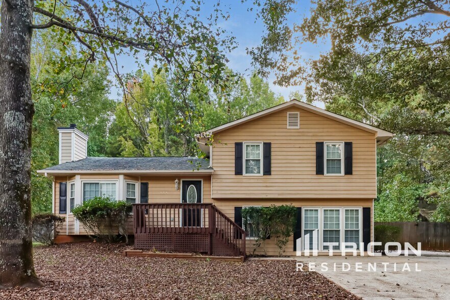 Primary Photo - 175 Freestone Dr