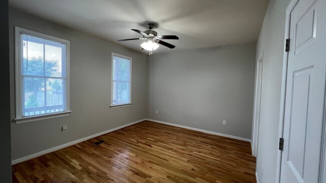 Building Photo - 2008 Cedar St