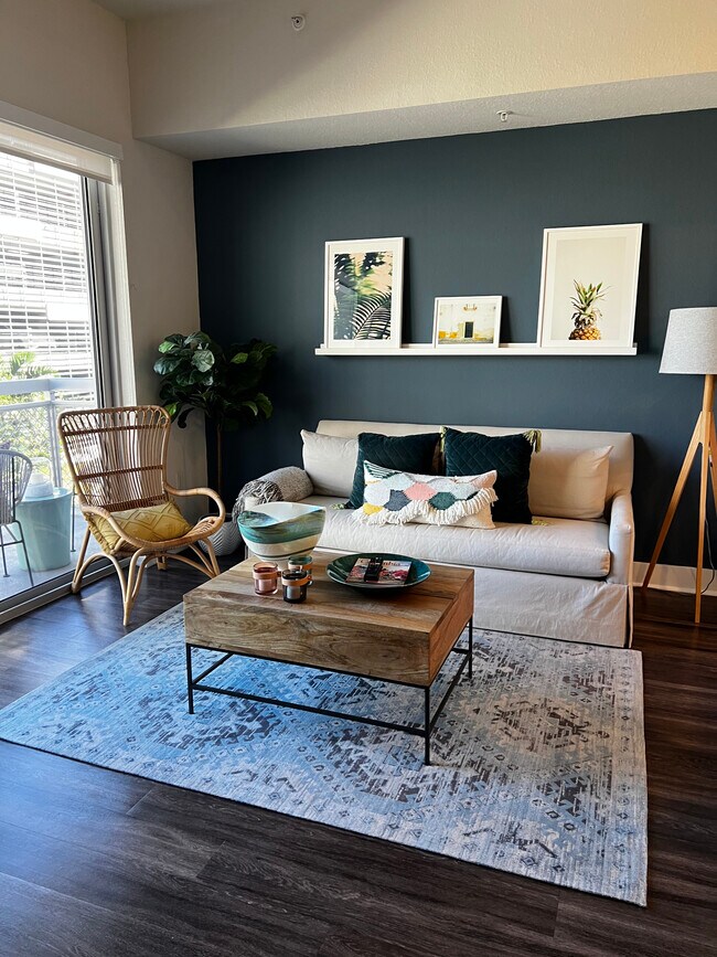 Building Photo - 475 NE 25th St