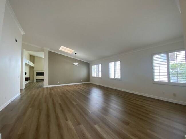 Building Photo - 3+ bd 2.5bth in The Summit of Ocean Hills