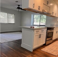 Building Photo - 9190 Tiburon Cir