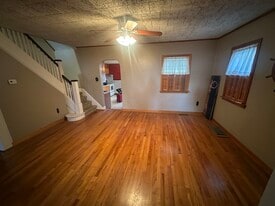 Building Photo - 607 Manor St