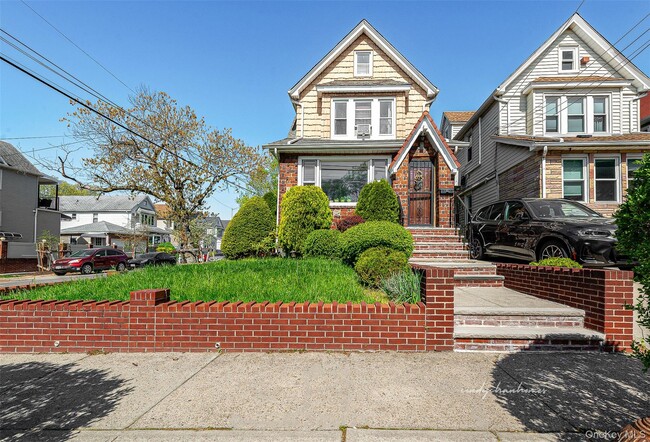 Building Photo - 93-01 71st Ave