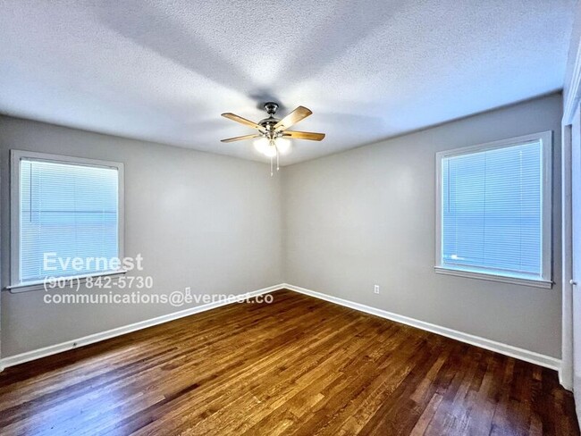 Building Photo - 1403 Moss Point Dr