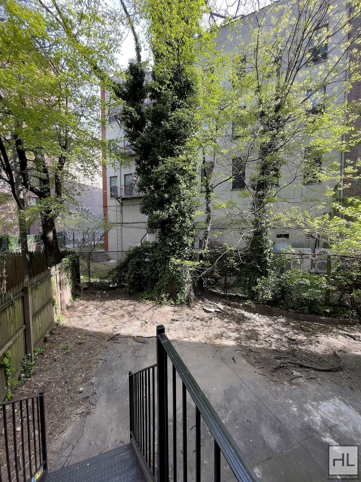 Building Photo - PUTNAM AVENUE / Spacious 2-Bed 1/5 Bath Du...