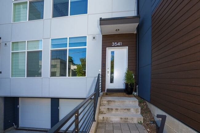 Building Photo - 3541 Wallingford Ave N