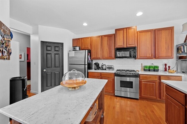 Building Photo - 7827 Wind Hill Dr