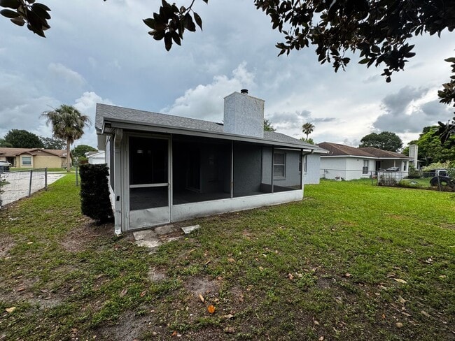 Building Photo - Renovated, Updated & Spacious Home