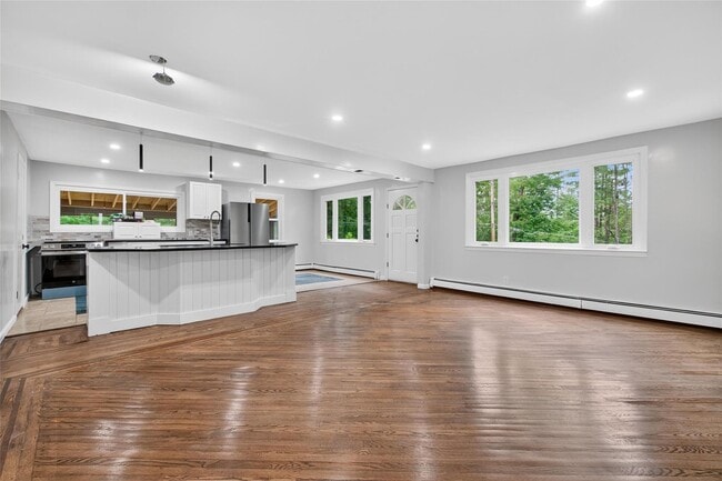Building Photo - 52 Luxton Lake Rd