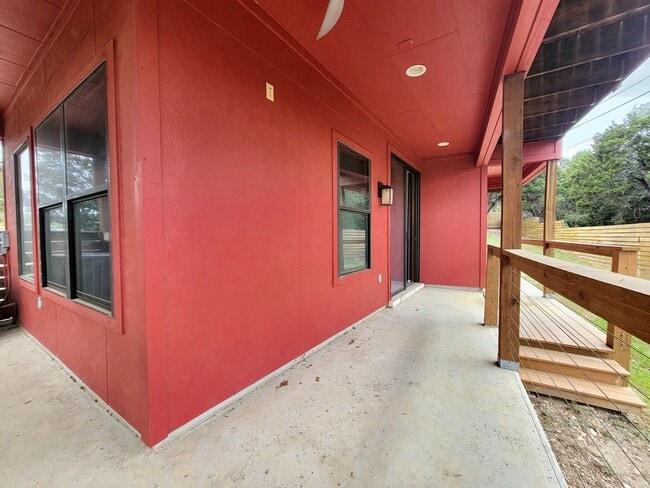 Building Photo - 325 Southwind Rd