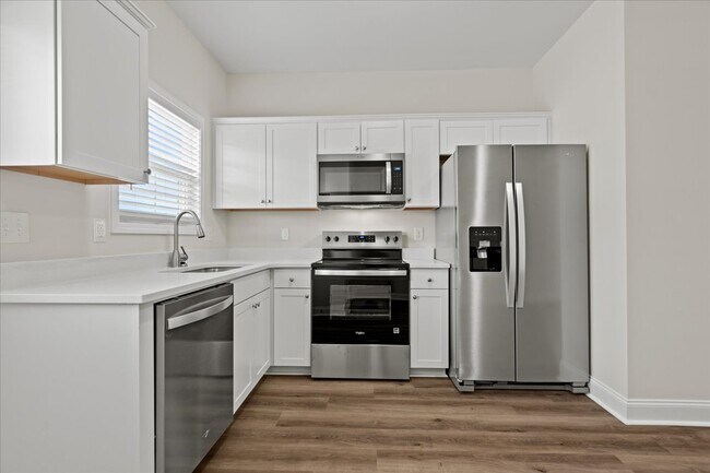 Building Photo - 2804 1/2 Alligator Rd