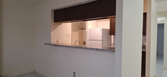 Building Photo - 1327 Brenda Ln