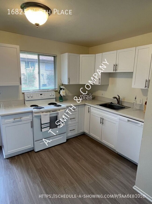 Primary Photo - Pet Friendly Golden 2 bed 1 bath with Wash...