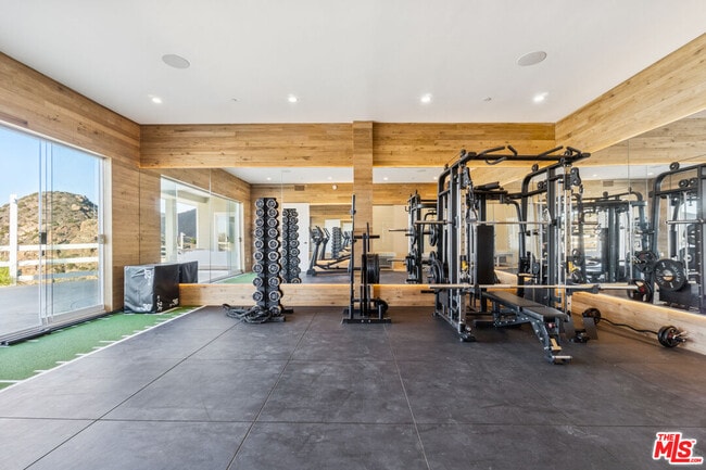 Building Photo - 265 Westlake Blvd