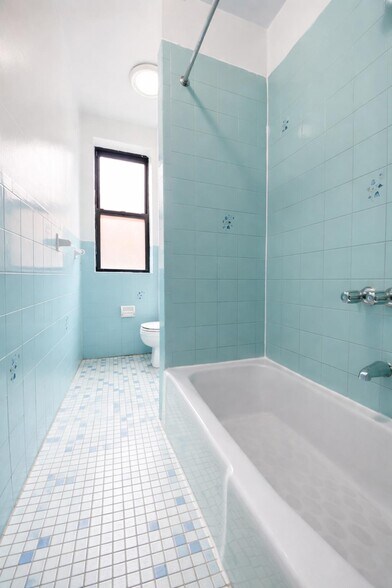 Building Photo - 182 Claremont Ave