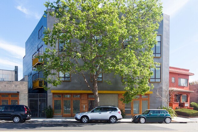 Building Photo - Contemporary, Large 1br/1ba Apt. Near Ashby BART