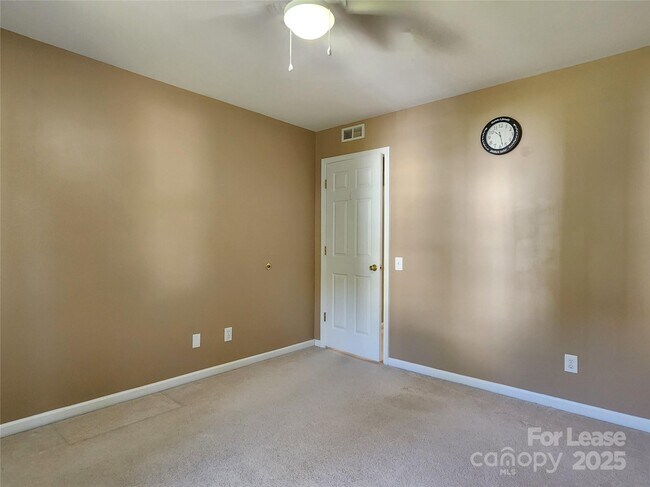 Building Photo - 7533 Lady Bank Dr