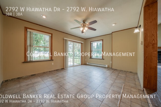 Building Photo - 2792 W Hiawatha Dr