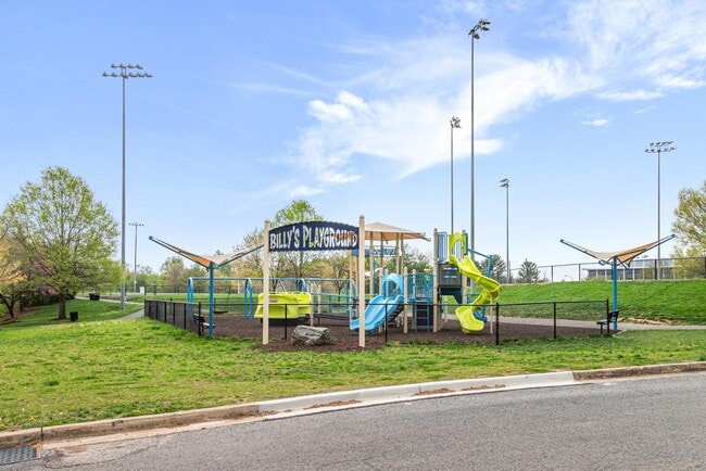 Building Photo - 631 Gatestone St